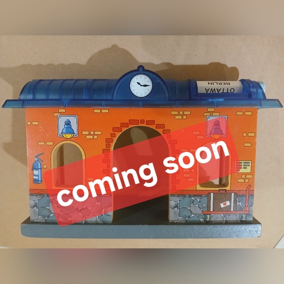 Imaginarium Toys"R"us Wooden Train Tracks Everything Else Sold Separately-Thomas - Picture 7 of 9